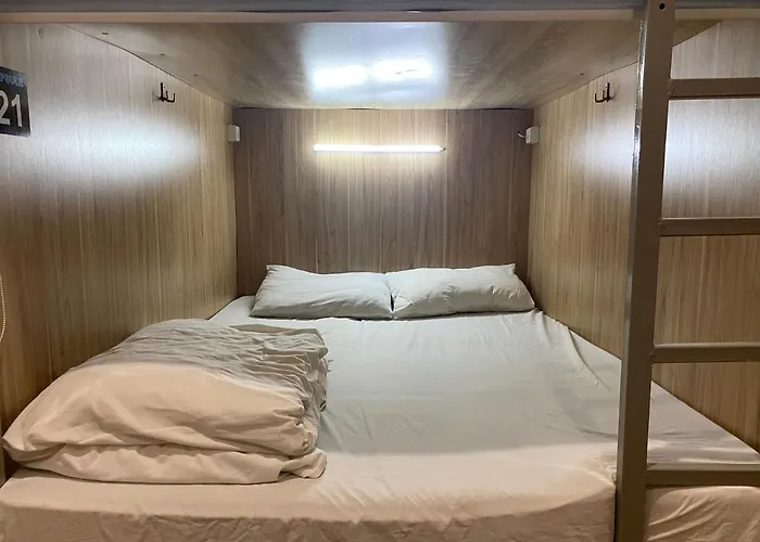 Lounge Capsule Hostel