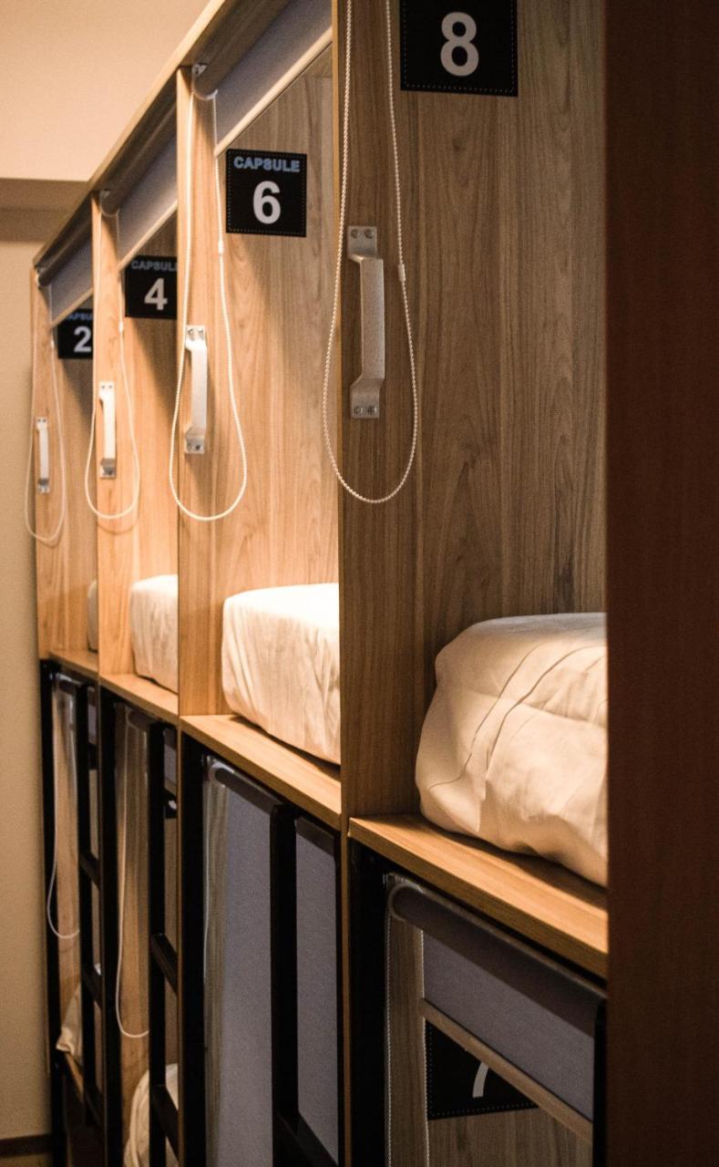 Lounge Capsule Hostel *